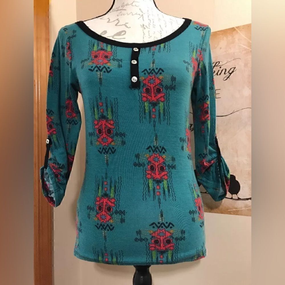 Free Kisses Womens Jrs Stretch Blue 3/4 Rolltab Sleeve Tribal Print Top - Size S